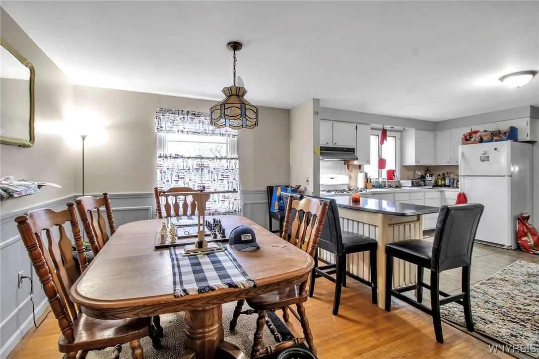 125 Sudbury Lane, Amherst, New York 14221, Amherst, New York 14221, 4 Bedrooms Bedrooms, 12 Rooms Rooms,1 BathroomBathrooms,Residential,Closed,125 Sudbury Lane, Amherst, New York 14221,0,B1581128