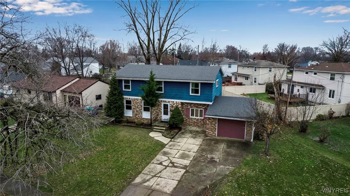 125 Sudbury Lane, Amherst, New York 14221, Amherst, New York 14221, 4 Bedrooms Bedrooms, 12 Rooms Rooms,1 BathroomBathrooms,Residential,Closed,125 Sudbury Lane, Amherst, New York 14221,0,B1581128