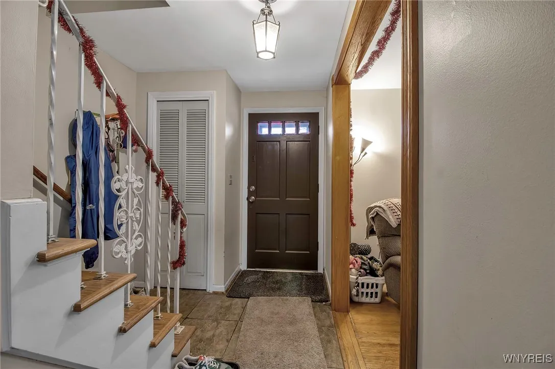 125 Sudbury Lane, Amherst, New York 14221, Amherst, New York 14221, 4 Bedrooms Bedrooms, 12 Rooms Rooms,1 BathroomBathrooms,Residential,Closed,125 Sudbury Lane, Amherst, New York 14221,0,B1581128