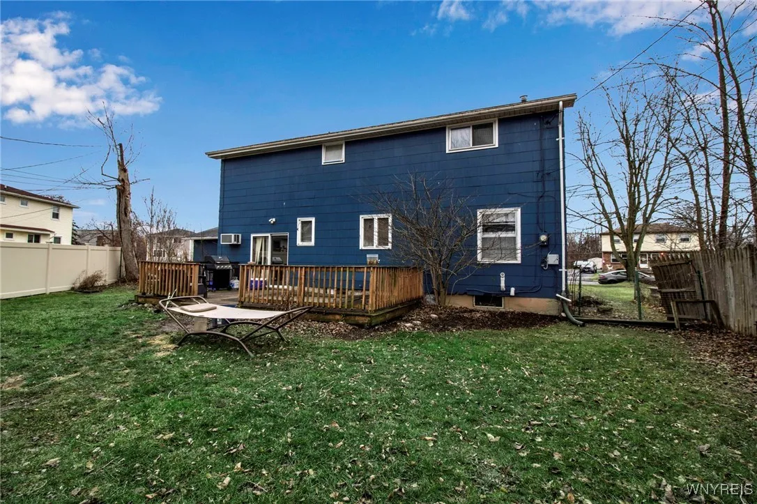 125 Sudbury Lane, Amherst, New York 14221, Amherst, New York 14221, 4 Bedrooms Bedrooms, 12 Rooms Rooms,1 BathroomBathrooms,Residential,Closed,125 Sudbury Lane, Amherst, New York 14221,0,B1581128