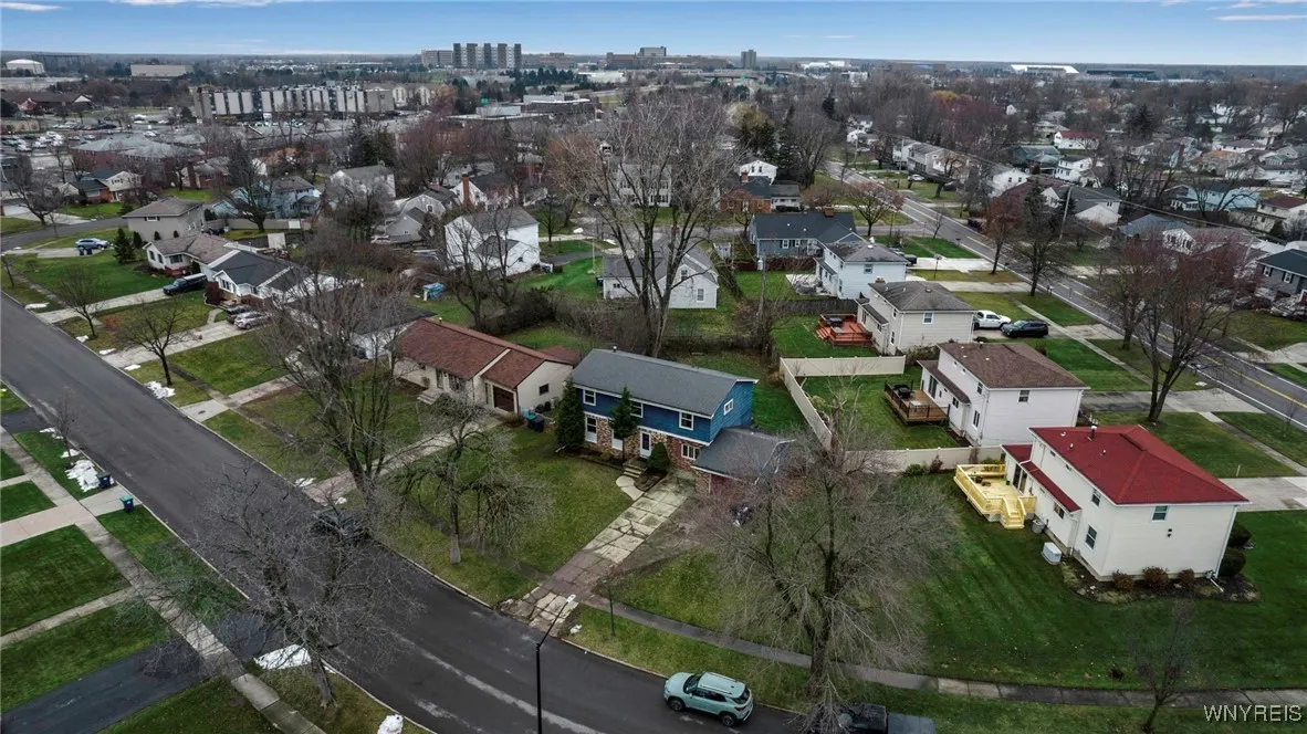 125 Sudbury Lane, Amherst, New York 14221, Amherst, New York 14221, 4 Bedrooms Bedrooms, 12 Rooms Rooms,1 BathroomBathrooms,Residential,Closed,125 Sudbury Lane, Amherst, New York 14221,0,B1581128