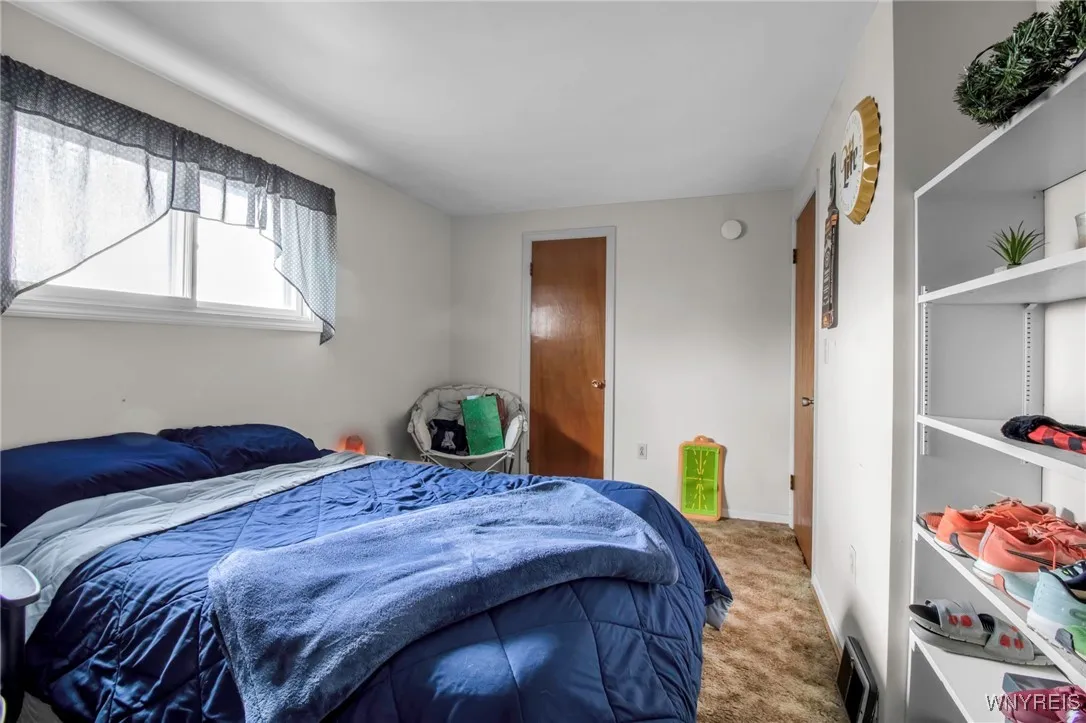 125 Sudbury Lane, Amherst, New York 14221, Amherst, New York 14221, 4 Bedrooms Bedrooms, 12 Rooms Rooms,1 BathroomBathrooms,Residential,Closed,125 Sudbury Lane, Amherst, New York 14221,0,B1581128