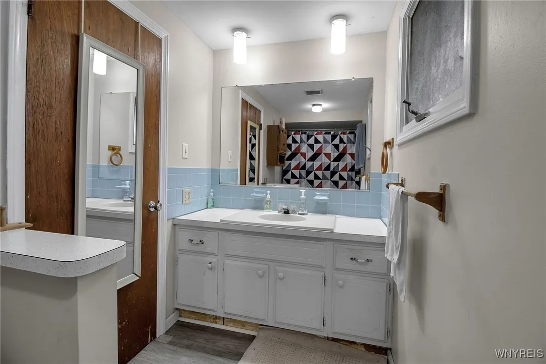 125 Sudbury Lane, Amherst, New York 14221, Amherst, New York 14221, 4 Bedrooms Bedrooms, 12 Rooms Rooms,1 BathroomBathrooms,Residential,Closed,125 Sudbury Lane, Amherst, New York 14221,0,B1581128