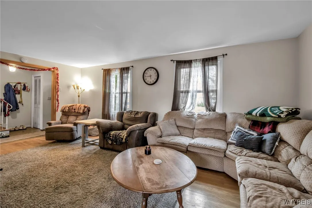 125 Sudbury Lane, Amherst, New York 14221, Amherst, New York 14221, 4 Bedrooms Bedrooms, 12 Rooms Rooms,1 BathroomBathrooms,Residential,Closed,125 Sudbury Lane, Amherst, New York 14221,0,B1581128