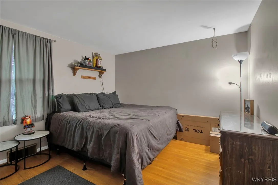 125 Sudbury Lane, Amherst, New York 14221, Amherst, New York 14221, 4 Bedrooms Bedrooms, 12 Rooms Rooms,1 BathroomBathrooms,Residential,Closed,125 Sudbury Lane, Amherst, New York 14221,0,B1581128