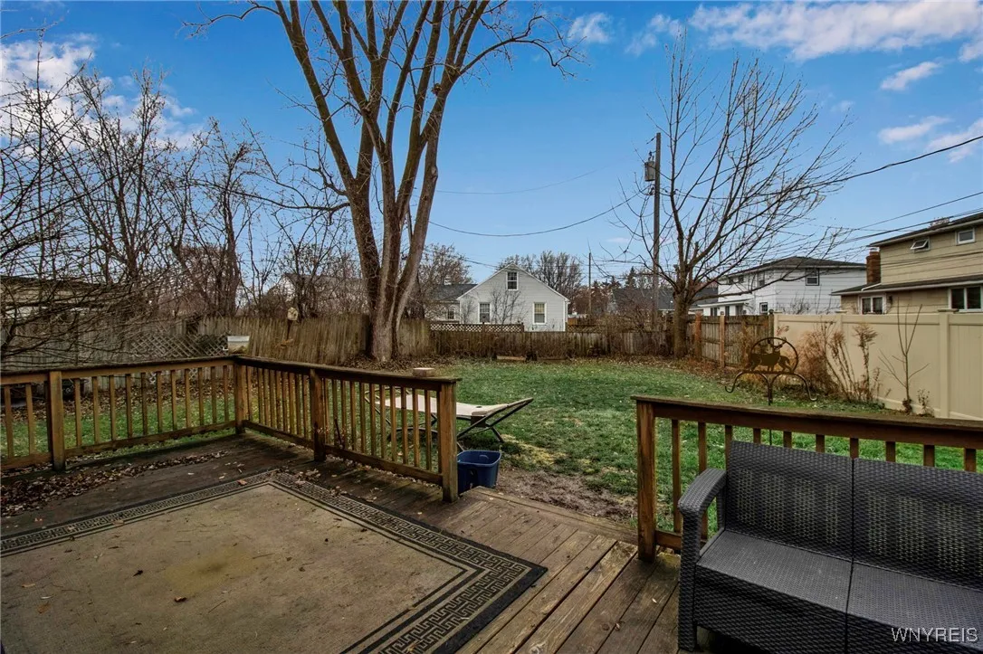 125 Sudbury Lane, Amherst, New York 14221, Amherst, New York 14221, 4 Bedrooms Bedrooms, 12 Rooms Rooms,1 BathroomBathrooms,Residential,Closed,125 Sudbury Lane, Amherst, New York 14221,0,B1581128