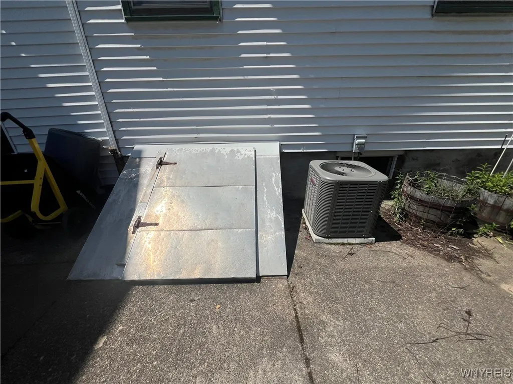 389 Jersey Street, Buffalo, New York 14213, Buffalo, New York 14213, 4 Bedrooms Bedrooms, ,2 BathroomsBathrooms,Residential,Closed,389 Jersey Street, Buffalo, New York 14213,0,B1580350