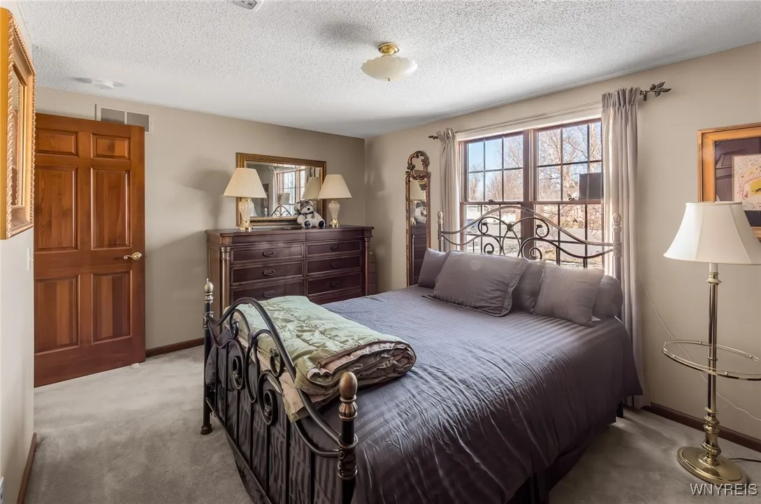 8943 Amy Leigh Lane, Clarence, New York 14032, Clarence, New York 14032, 3 Bedrooms Bedrooms, 6 Rooms Rooms,2 BathroomsBathrooms,Residential,Closed,8943 Amy Leigh Lane, Clarence, New York 14032,0,B1581373