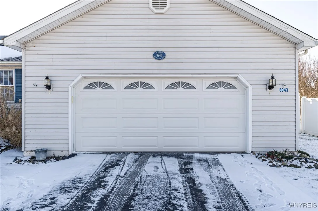 8943 Amy Leigh Lane, Clarence, New York 14032, Clarence, New York 14032, 3 Bedrooms Bedrooms, 6 Rooms Rooms,2 BathroomsBathrooms,Residential,Closed,8943 Amy Leigh Lane, Clarence, New York 14032,0,B1581373