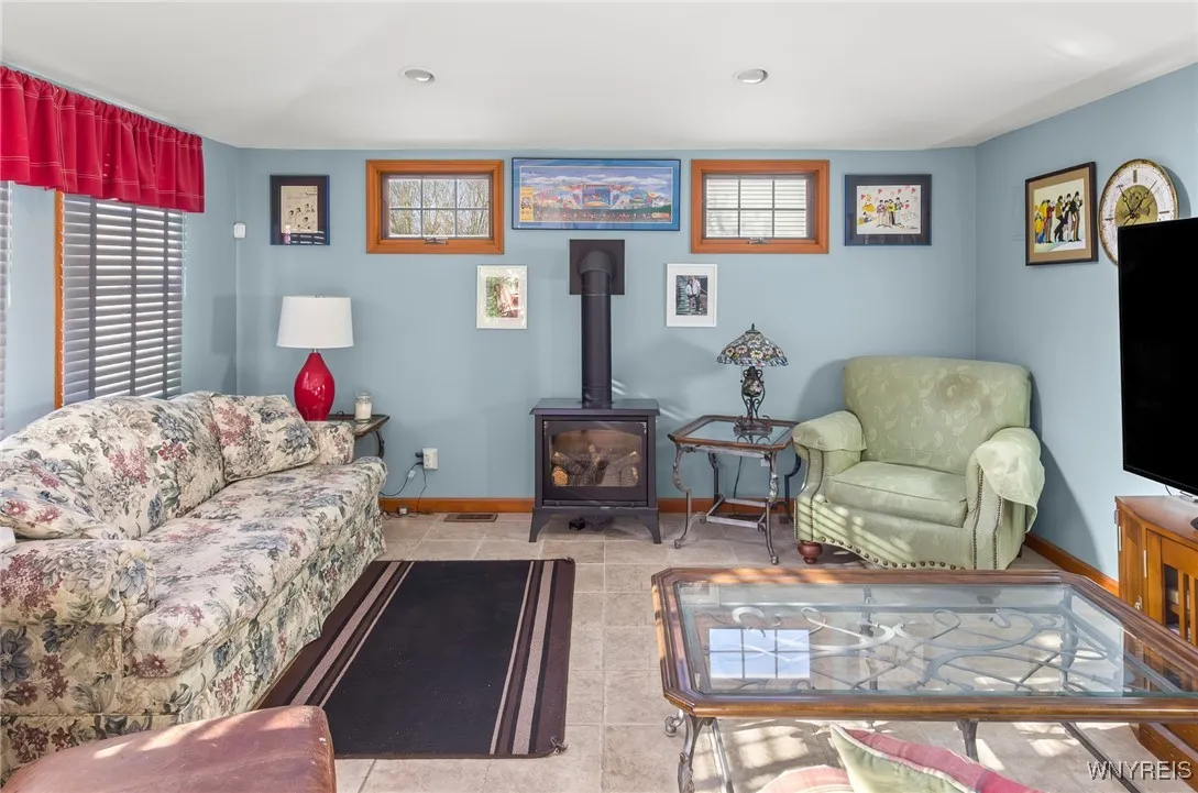 8943 Amy Leigh Lane, Clarence, New York 14032, Clarence, New York 14032, 3 Bedrooms Bedrooms, 6 Rooms Rooms,2 BathroomsBathrooms,Residential,Closed,8943 Amy Leigh Lane, Clarence, New York 14032,0,B1581373