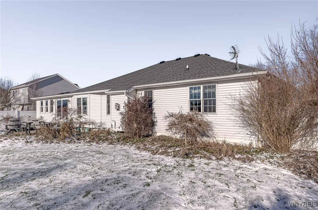 8943 Amy Leigh Lane, Clarence, New York 14032, Clarence, New York 14032, 3 Bedrooms Bedrooms, 6 Rooms Rooms,2 BathroomsBathrooms,Residential,Closed,8943 Amy Leigh Lane, Clarence, New York 14032,0,B1581373