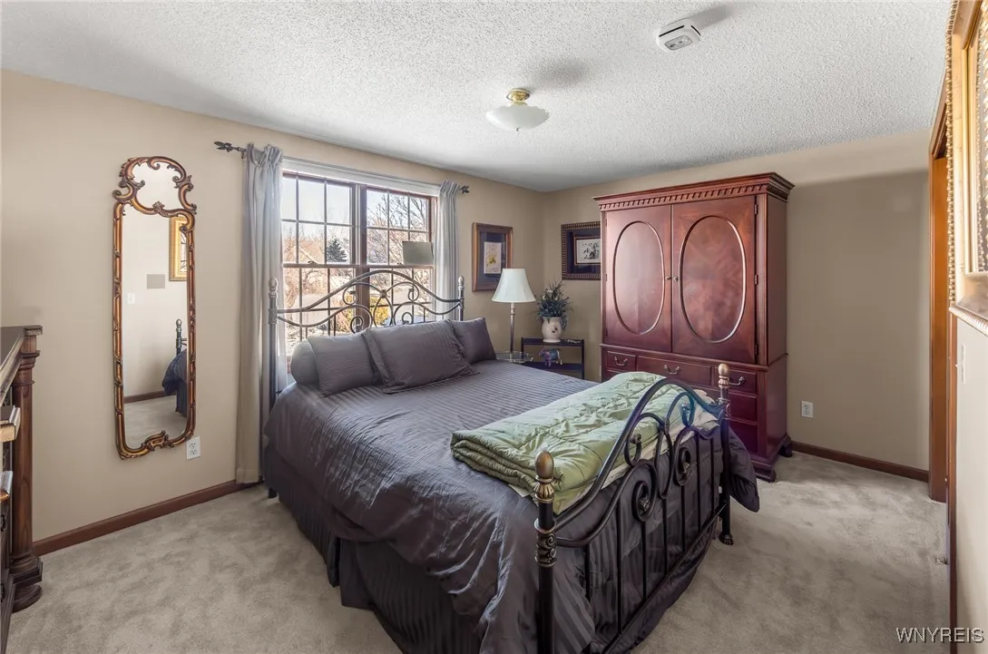 8943 Amy Leigh Lane, Clarence, New York 14032, Clarence, New York 14032, 3 Bedrooms Bedrooms, 6 Rooms Rooms,2 BathroomsBathrooms,Residential,Closed,8943 Amy Leigh Lane, Clarence, New York 14032,0,B1581373