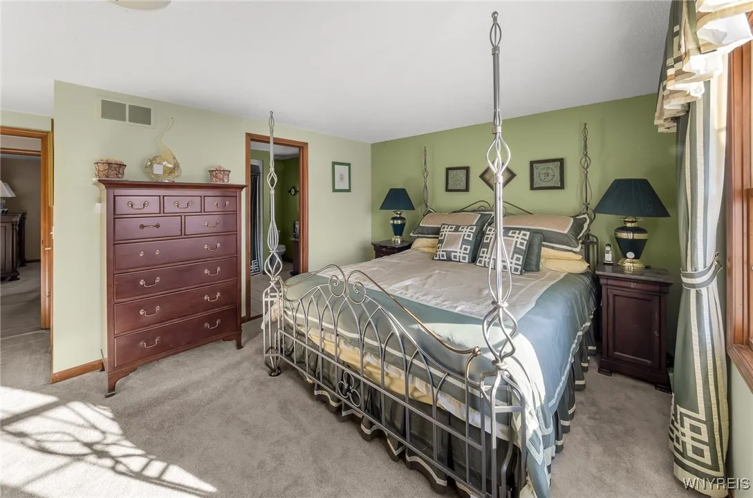 8943 Amy Leigh Lane, Clarence, New York 14032, Clarence, New York 14032, 3 Bedrooms Bedrooms, 6 Rooms Rooms,2 BathroomsBathrooms,Residential,Closed,8943 Amy Leigh Lane, Clarence, New York 14032,0,B1581373