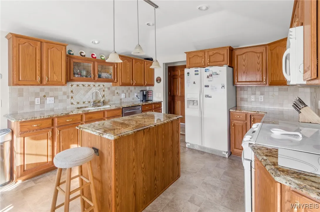 8943 Amy Leigh Lane, Clarence, New York 14032, Clarence, New York 14032, 3 Bedrooms Bedrooms, 6 Rooms Rooms,2 BathroomsBathrooms,Residential,Closed,8943 Amy Leigh Lane, Clarence, New York 14032,0,B1581373
