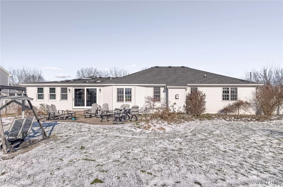 8943 Amy Leigh Lane, Clarence, New York 14032, Clarence, New York 14032, 3 Bedrooms Bedrooms, 6 Rooms Rooms,2 BathroomsBathrooms,Residential,Closed,8943 Amy Leigh Lane, Clarence, New York 14032,0,B1581373