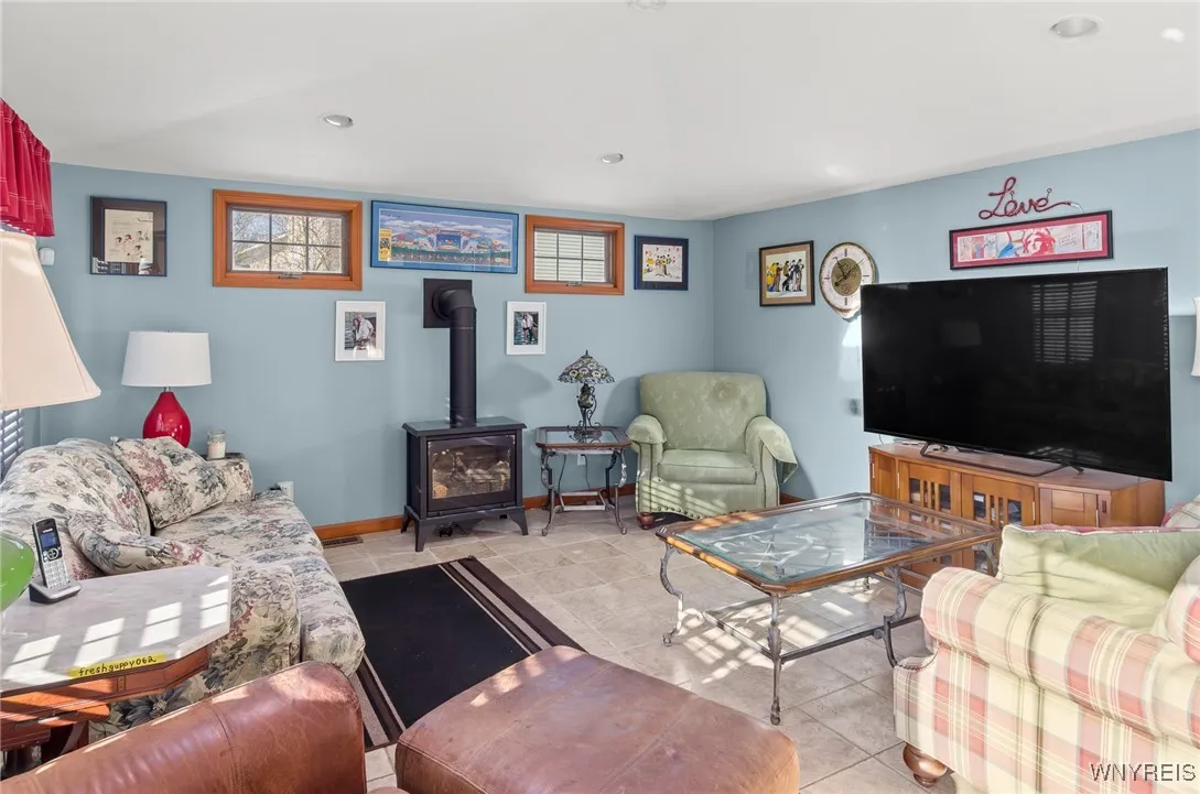 8943 Amy Leigh Lane, Clarence, New York 14032, Clarence, New York 14032, 3 Bedrooms Bedrooms, 6 Rooms Rooms,2 BathroomsBathrooms,Residential,Closed,8943 Amy Leigh Lane, Clarence, New York 14032,0,B1581373