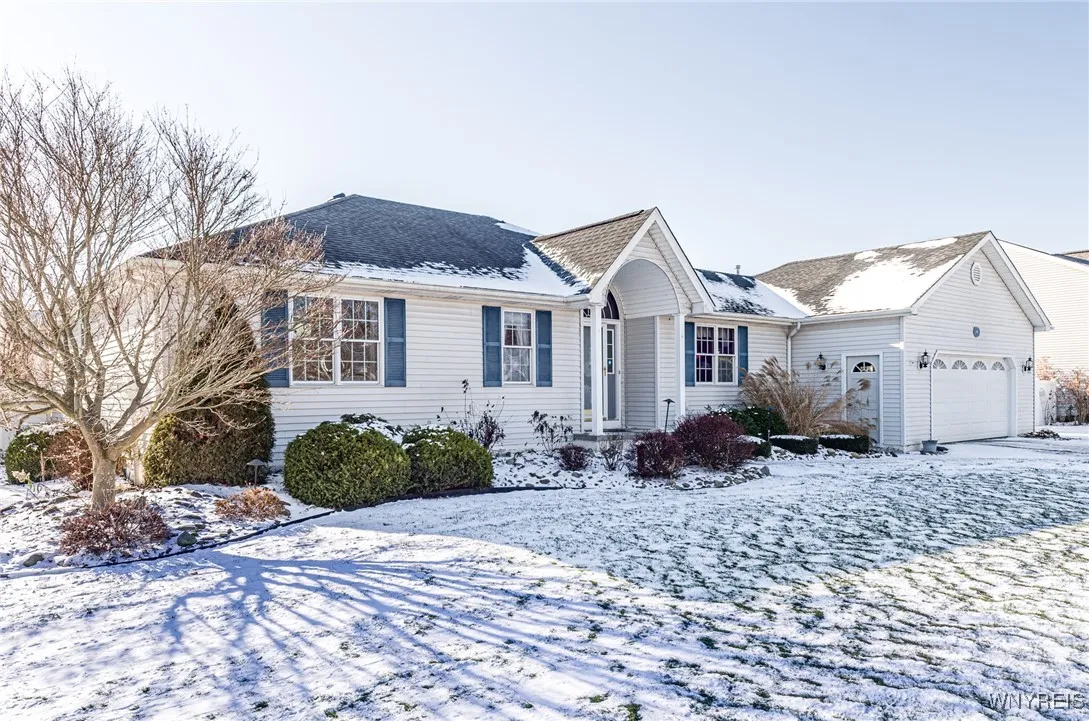 8943 Amy Leigh Lane, Clarence, New York 14032, Clarence, New York 14032, 3 Bedrooms Bedrooms, 6 Rooms Rooms,2 BathroomsBathrooms,Residential,Closed,8943 Amy Leigh Lane, Clarence, New York 14032,0,B1581373