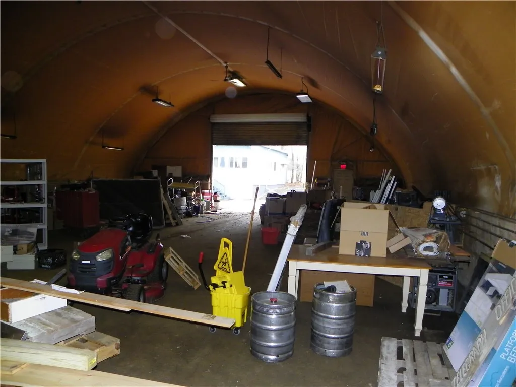 Quonset w infra red heaters and 2-200 amp panel boxes
