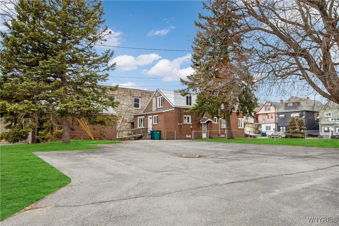 2025 Clinton Street, Buffalo, New York 14206, Buffalo, New York 14206, 4 Bedrooms Bedrooms, 8 Rooms Rooms,2 BathroomsBathrooms,Residential,Closed,2025 Clinton Street, Buffalo, New York 14206,0,B1581381