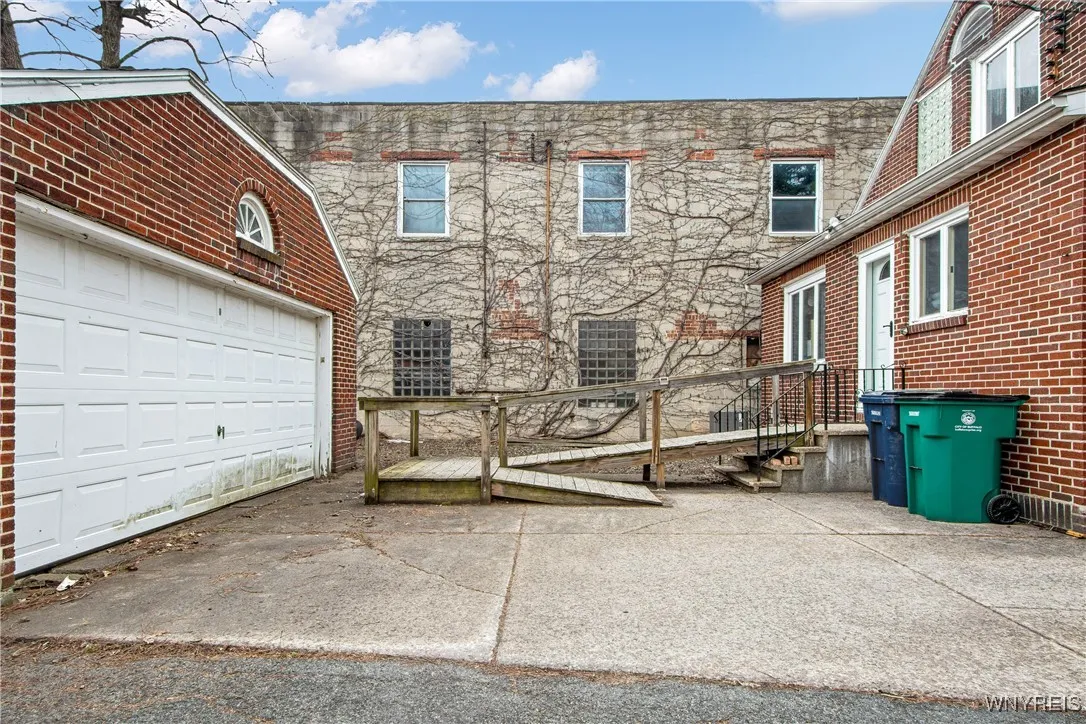 2025 Clinton Street, Buffalo, New York 14206, Buffalo, New York 14206, 4 Bedrooms Bedrooms, 8 Rooms Rooms,2 BathroomsBathrooms,Residential,Closed,2025 Clinton Street, Buffalo, New York 14206,0,B1581381