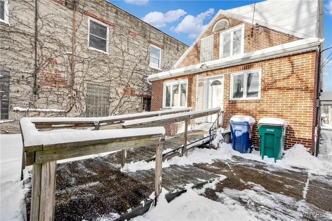 2025 Clinton Street, Buffalo, New York 14206, Buffalo, New York 14206, 4 Bedrooms Bedrooms, 8 Rooms Rooms,2 BathroomsBathrooms,Residential,Closed,2025 Clinton Street, Buffalo, New York 14206,0,B1581381