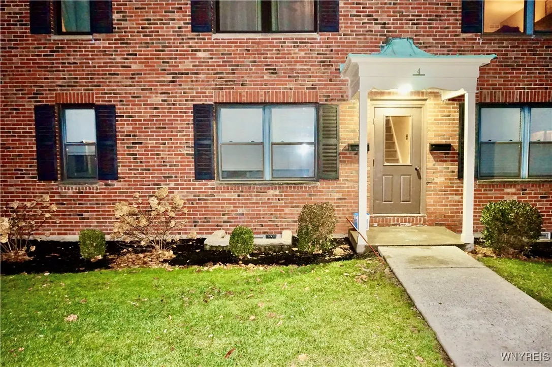 3901 Main Street 4b, Amherst, New York 14226, Amherst, New York 14226, 2 Bedrooms Bedrooms, 5 Rooms Rooms,1 BathroomBathrooms,Residential Lease,Closed,3901 Main Street 4b, Amherst, New York 14226,0,B1581538