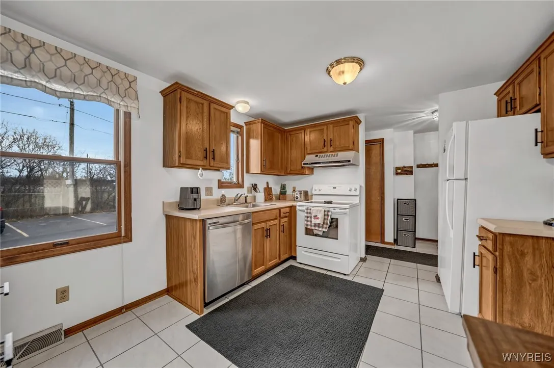 553 Burroughs Drive, Amherst, New York 14226, Amherst, New York 14226, 2 Bedrooms Bedrooms, 6 Rooms Rooms,2 BathroomsBathrooms,Residential,Closed,553 Burroughs Drive, Amherst, New York 14226,0,B1581521