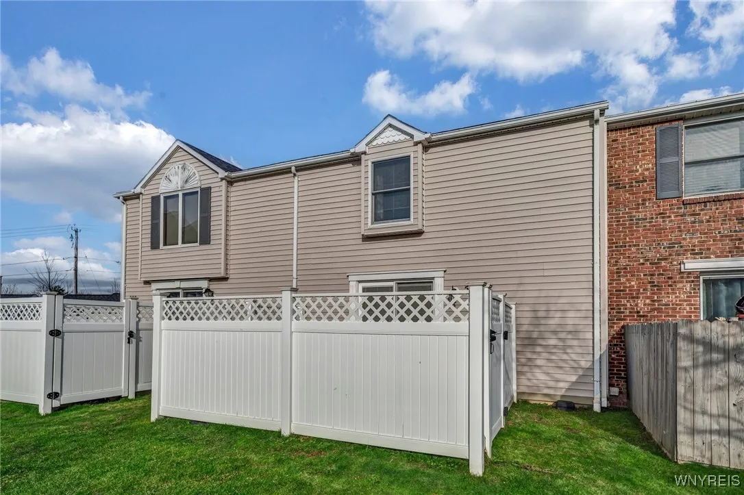 553 Burroughs Drive, Amherst, New York 14226, Amherst, New York 14226, 2 Bedrooms Bedrooms, 6 Rooms Rooms,2 BathroomsBathrooms,Residential,Closed,553 Burroughs Drive, Amherst, New York 14226,0,B1581521