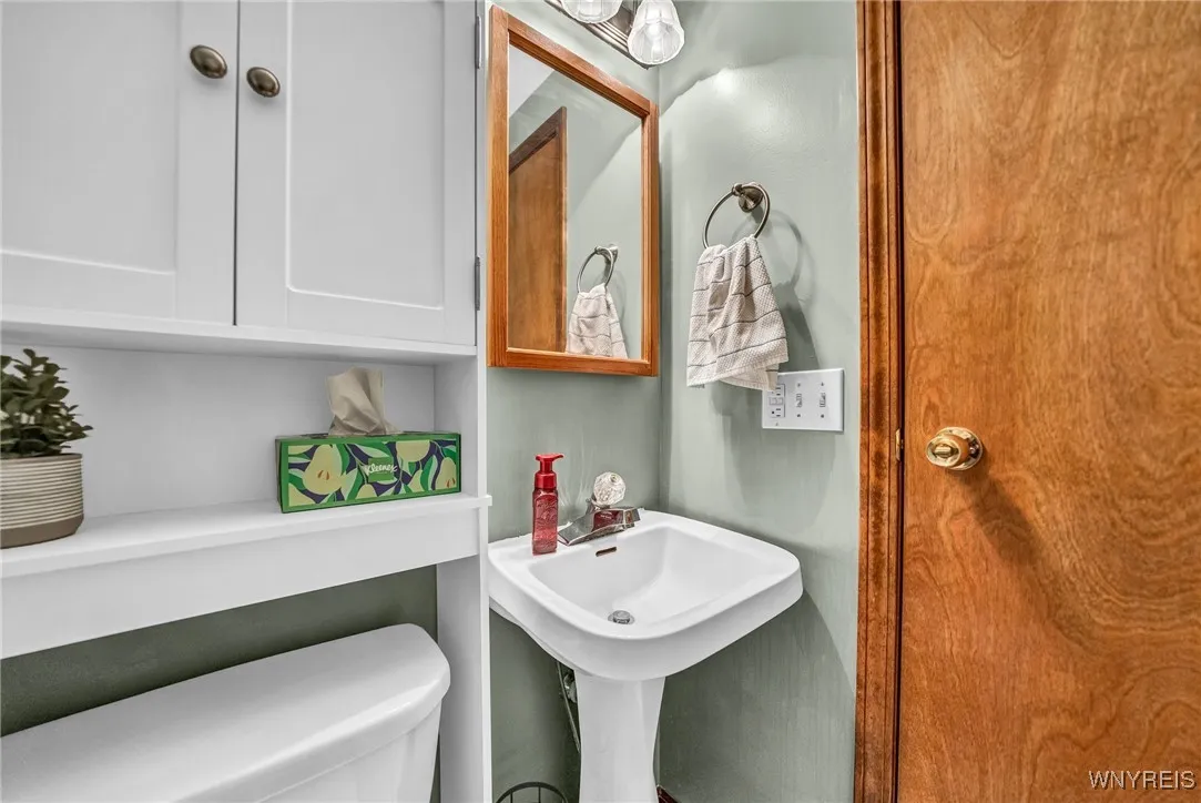 553 Burroughs Drive, Amherst, New York 14226, Amherst, New York 14226, 2 Bedrooms Bedrooms, 6 Rooms Rooms,2 BathroomsBathrooms,Residential,Closed,553 Burroughs Drive, Amherst, New York 14226,0,B1581521