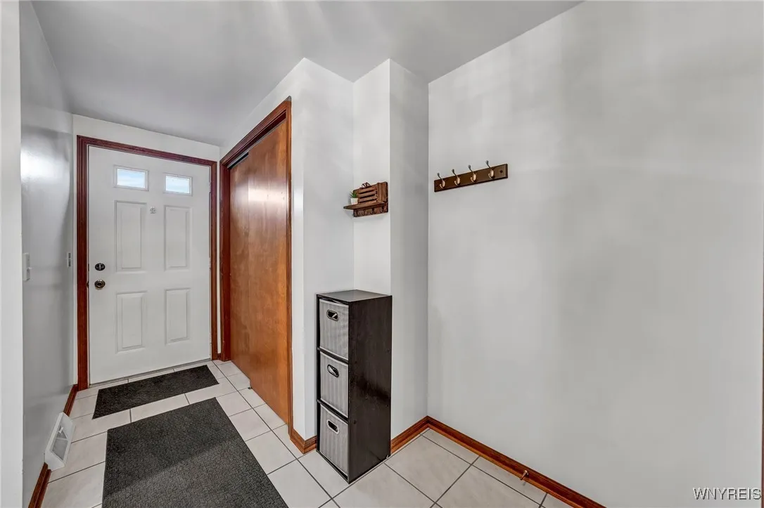 553 Burroughs Drive, Amherst, New York 14226, Amherst, New York 14226, 2 Bedrooms Bedrooms, 6 Rooms Rooms,2 BathroomsBathrooms,Residential,Closed,553 Burroughs Drive, Amherst, New York 14226,0,B1581521