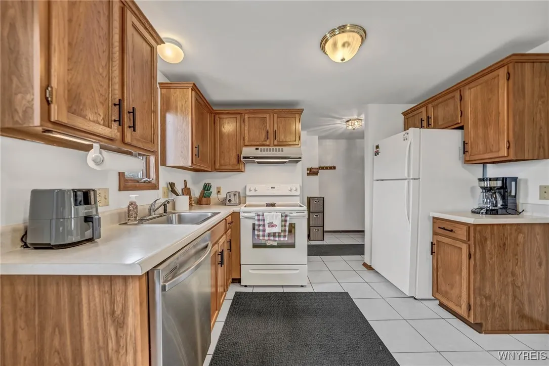 553 Burroughs Drive, Amherst, New York 14226, Amherst, New York 14226, 2 Bedrooms Bedrooms, 6 Rooms Rooms,2 BathroomsBathrooms,Residential,Closed,553 Burroughs Drive, Amherst, New York 14226,0,B1581521