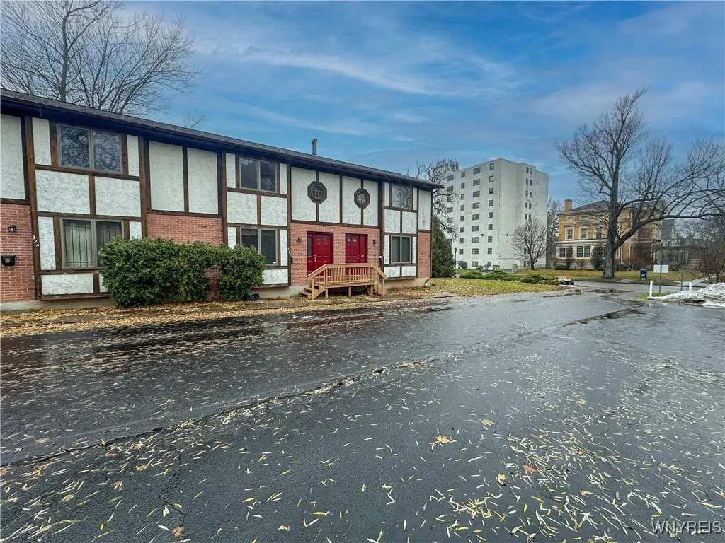 322 Summer Street 322, Buffalo, New York 14222, Buffalo, New York 14222, 2 Bedrooms Bedrooms, 7 Rooms Rooms,1 BathroomBathrooms,Residential Lease,Closed,322 Summer Street 322, Buffalo, New York 14222,0,B1581571