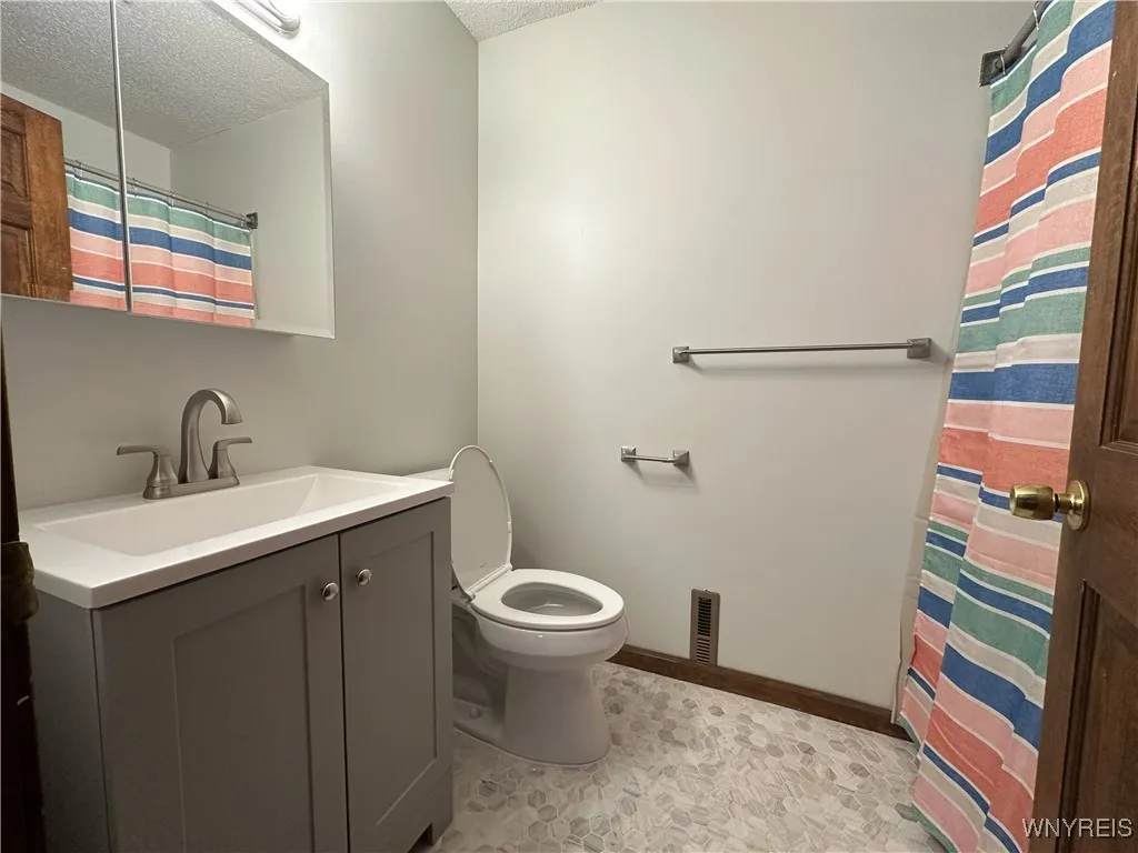 322 Summer Street 322, Buffalo, New York 14222, Buffalo, New York 14222, 2 Bedrooms Bedrooms, 7 Rooms Rooms,1 BathroomBathrooms,Residential Lease,Closed,322 Summer Street 322, Buffalo, New York 14222,0,B1581571