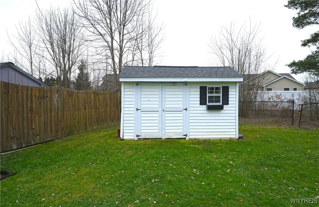 1780 Fix Road, Grand Island, New York 14072, Grand Island, New York 14072, 3 Bedrooms Bedrooms, 8 Rooms Rooms,2 BathroomsBathrooms,Residential,Closed,1780 Fix Road, Grand Island, New York 14072,0,B1581456