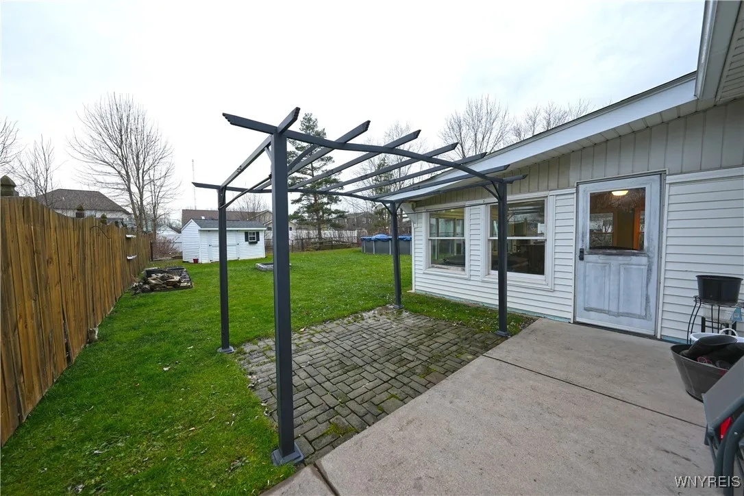 1780 Fix Road, Grand Island, New York 14072, Grand Island, New York 14072, 3 Bedrooms Bedrooms, 8 Rooms Rooms,2 BathroomsBathrooms,Residential,Closed,1780 Fix Road, Grand Island, New York 14072,0,B1581456
