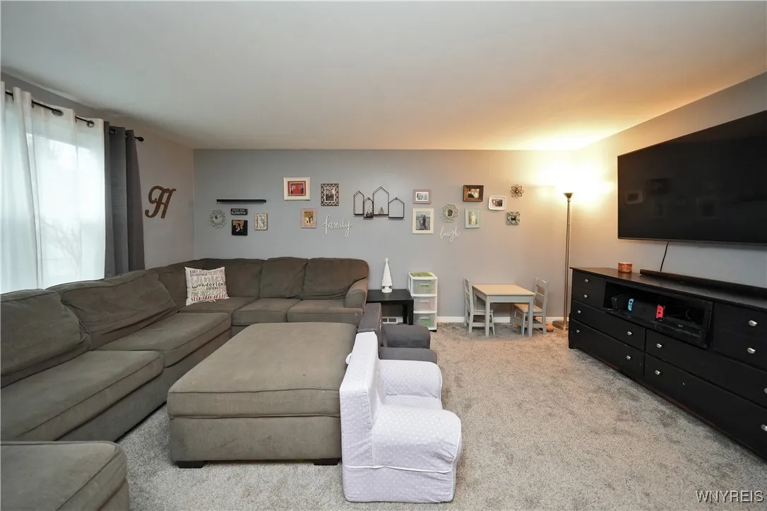 1780 Fix Road, Grand Island, New York 14072, Grand Island, New York 14072, 3 Bedrooms Bedrooms, 8 Rooms Rooms,2 BathroomsBathrooms,Residential,Closed,1780 Fix Road, Grand Island, New York 14072,0,B1581456