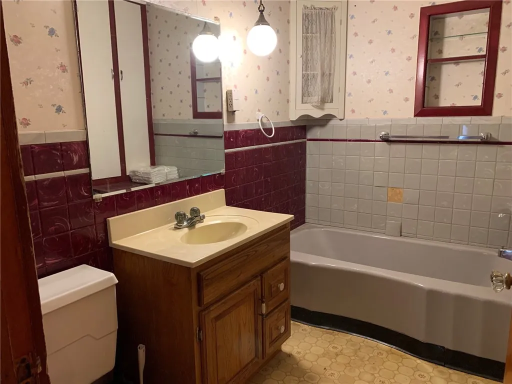 53 West Main Street, Canisteo, New York 14823, Canisteo, New York 14823, 3 Bedrooms Bedrooms, 7 Rooms Rooms,2 BathroomsBathrooms,Residential,For Sale,53 West Main Street, Canisteo, New York 14823,0,R1581744