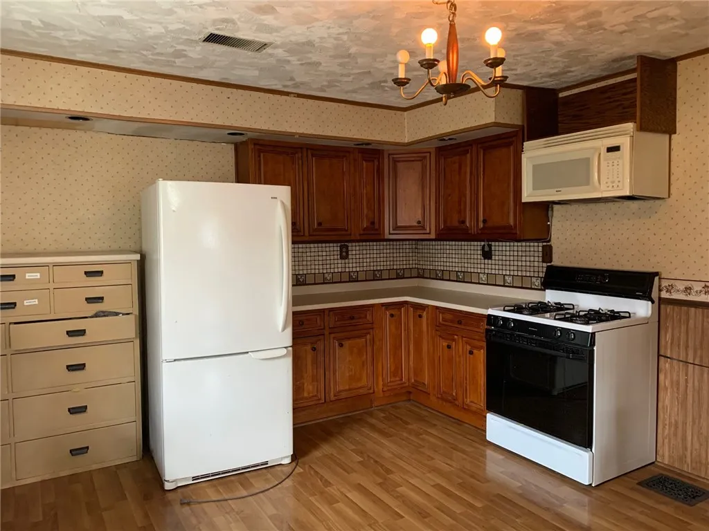 53 West Main Street, Canisteo, New York 14823, Canisteo, New York 14823, 3 Bedrooms Bedrooms, 7 Rooms Rooms,2 BathroomsBathrooms,Residential,For Sale,53 West Main Street, Canisteo, New York 14823,0,R1581744