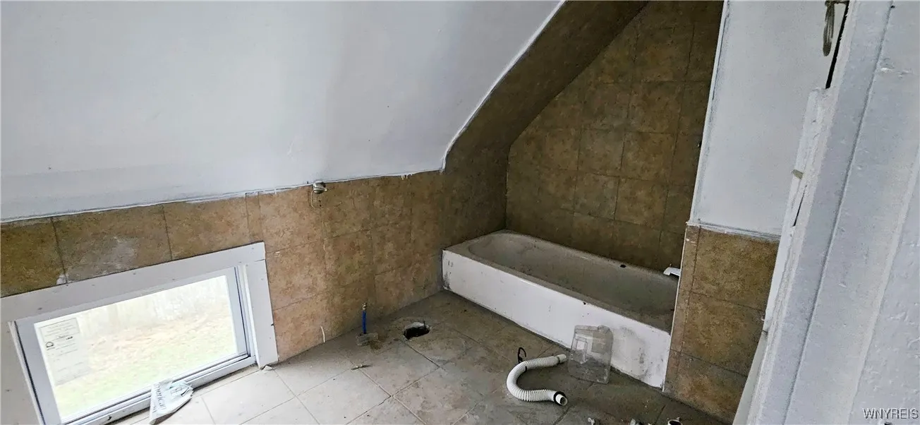 354 Koons Avenue, Buffalo, New York 14211, Buffalo, New York 14211, 6 Bedrooms Bedrooms, ,2 BathroomsBathrooms,Residential,Closed,354 Koons Avenue, Buffalo, New York 14211,0,B1581327