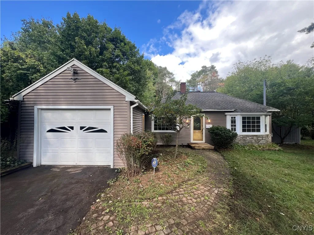 234 Chaffee Avenue, Syracuse, New York 13207, Syracuse, New York 13207, 1 Bedroom Bedrooms, 5 Rooms Rooms,1 BathroomBathrooms,Residential,Closed,234 Chaffee Avenue, Syracuse, New York 13207,0,S1581962