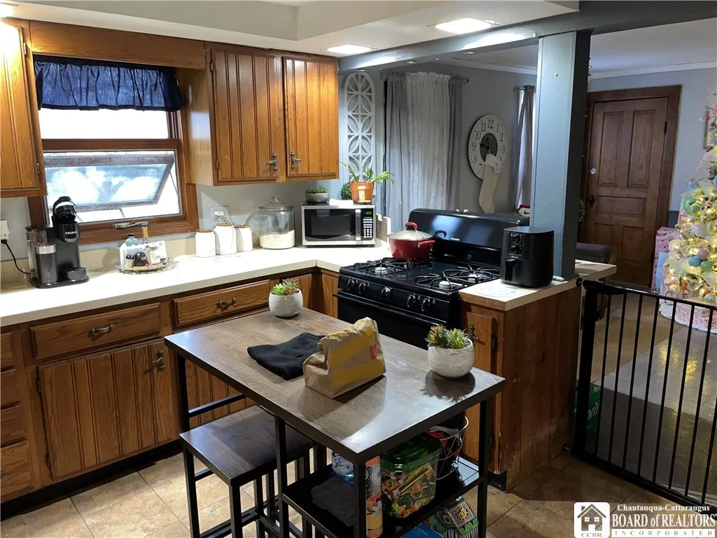 142 Ruggles Street, Dunkirk-city, New York 14048, Dunkirk, New York 14048, 6 Bedrooms Bedrooms, ,2 BathroomsBathrooms,Residential,For Sale,142 Ruggles Street, Dunkirk-city, New York 14048,R1582000