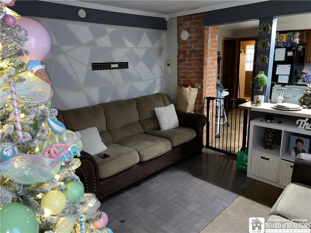 142 Ruggles Street, Dunkirk-city, New York 14048, Dunkirk, New York 14048, 6 Bedrooms Bedrooms, ,2 BathroomsBathrooms,Residential,For Sale,142 Ruggles Street, Dunkirk-city, New York 14048,R1582000