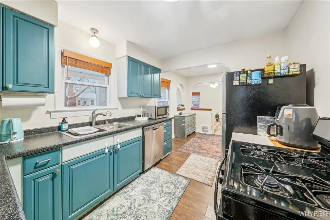 143 Hamilton Boulevard, Tonawanda-town, New York 1, Tonawanda, New York 14217, 3 Bedrooms Bedrooms, 7 Rooms Rooms,2 BathroomsBathrooms,Residential,Closed,143 Hamilton Boulevard, Tonawanda-town, New York 1,0,B1581807