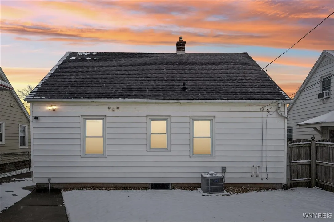 143 Hamilton Boulevard, Tonawanda-town, New York 1, Tonawanda, New York 14217, 3 Bedrooms Bedrooms, 7 Rooms Rooms,2 BathroomsBathrooms,Residential,Closed,143 Hamilton Boulevard, Tonawanda-town, New York 1,0,B1581807