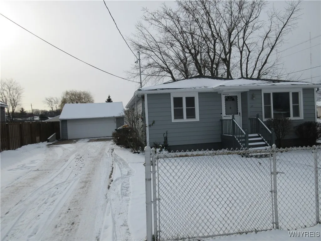 3865 Big Tree Road, Hamburg, New York 14075, Hamburg, New York 14075, 3 Bedrooms Bedrooms, 7 Rooms Rooms,2 BathroomsBathrooms,Residential,Closed,3865 Big Tree Road, Hamburg, New York 14075,0,B1582043