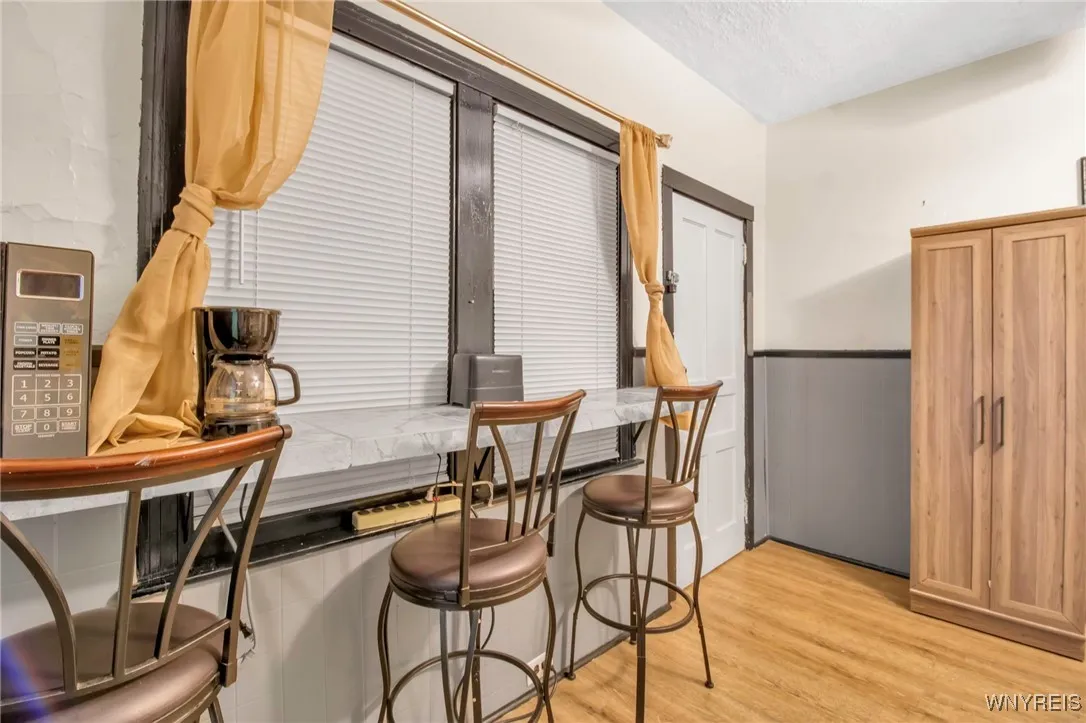 46 College Street 1, Buffalo, New York 14201, Buffalo, New York 14201, 2 Bedrooms Bedrooms, 5 Rooms Rooms,1 BathroomBathrooms,Residential Lease,Closed,46 College Street 1, Buffalo, New York 14201,0,B1582076