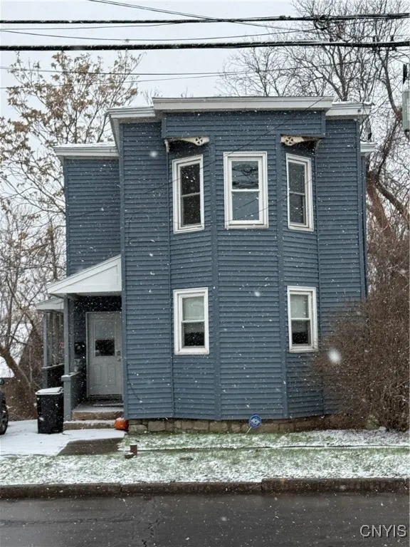 319 West Manlius Street 2, Dewitt, New York 13057, De Witt, New York 13057, 3 Bedrooms Bedrooms, ,2 BathroomsBathrooms,Residential,For Sale,319 West Manlius Street 2, Dewitt, New York 13057,0,S1581974