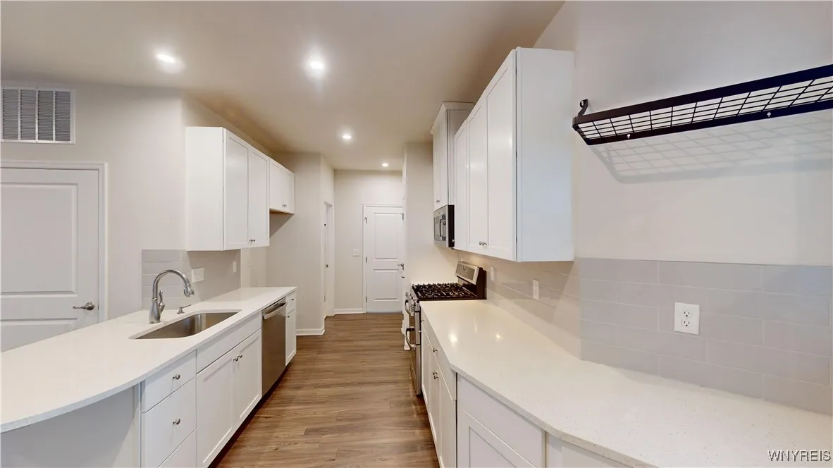 149 Sandstone Circle, Grand Island, New York 14072, Grand Island, New York 14072, 3 Bedrooms Bedrooms, 8 Rooms Rooms,3 BathroomsBathrooms,Residential,Closed,149 Sandstone Circle, Grand Island, New York 14072,0,B1582188
