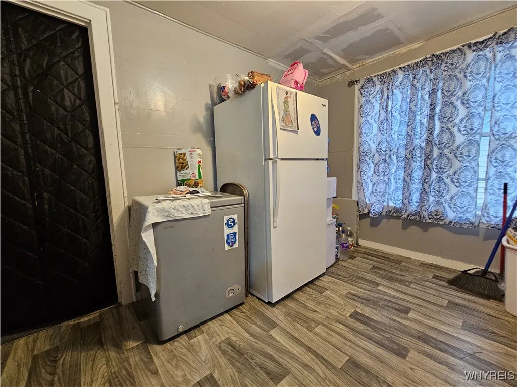 163 Royal Avenue, Buffalo, New York 14207, Buffalo, New York 14207, 4 Bedrooms Bedrooms, ,2 BathroomsBathrooms,Residential,Closed,163 Royal Avenue, Buffalo, New York 14207,0,B1582270