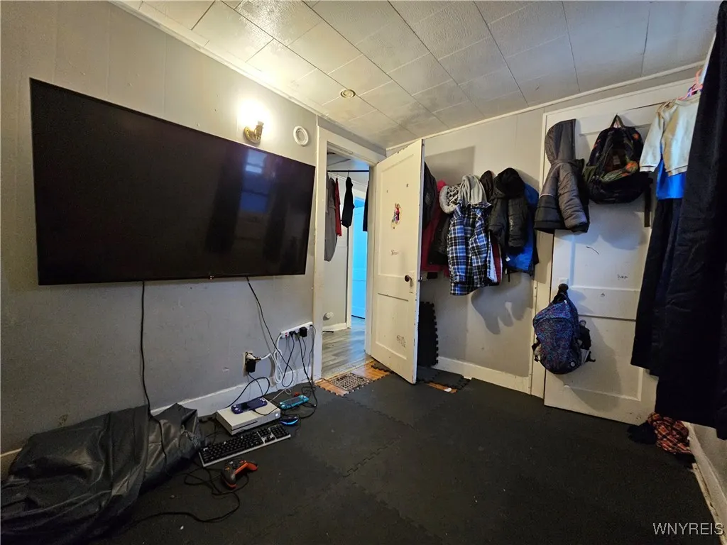 163 Royal Avenue, Buffalo, New York 14207, Buffalo, New York 14207, 4 Bedrooms Bedrooms, ,2 BathroomsBathrooms,Residential,Closed,163 Royal Avenue, Buffalo, New York 14207,0,B1582270